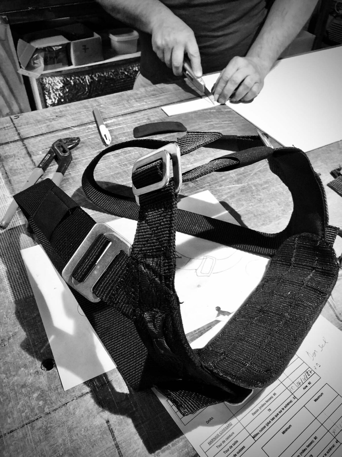 Ceinture harnais acrobatique invisible 3 points 10 kN pour spectacle et vol aérien – Image 13